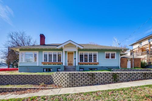 Pendleton House | 1 Mi to Pendleton Round-Up: Historic 'Elnor' Home