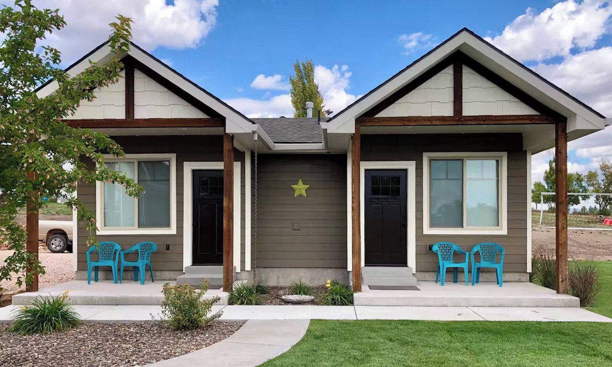 Bloomington House | 2 BR Tiny Homes - Unique Outdoor Space