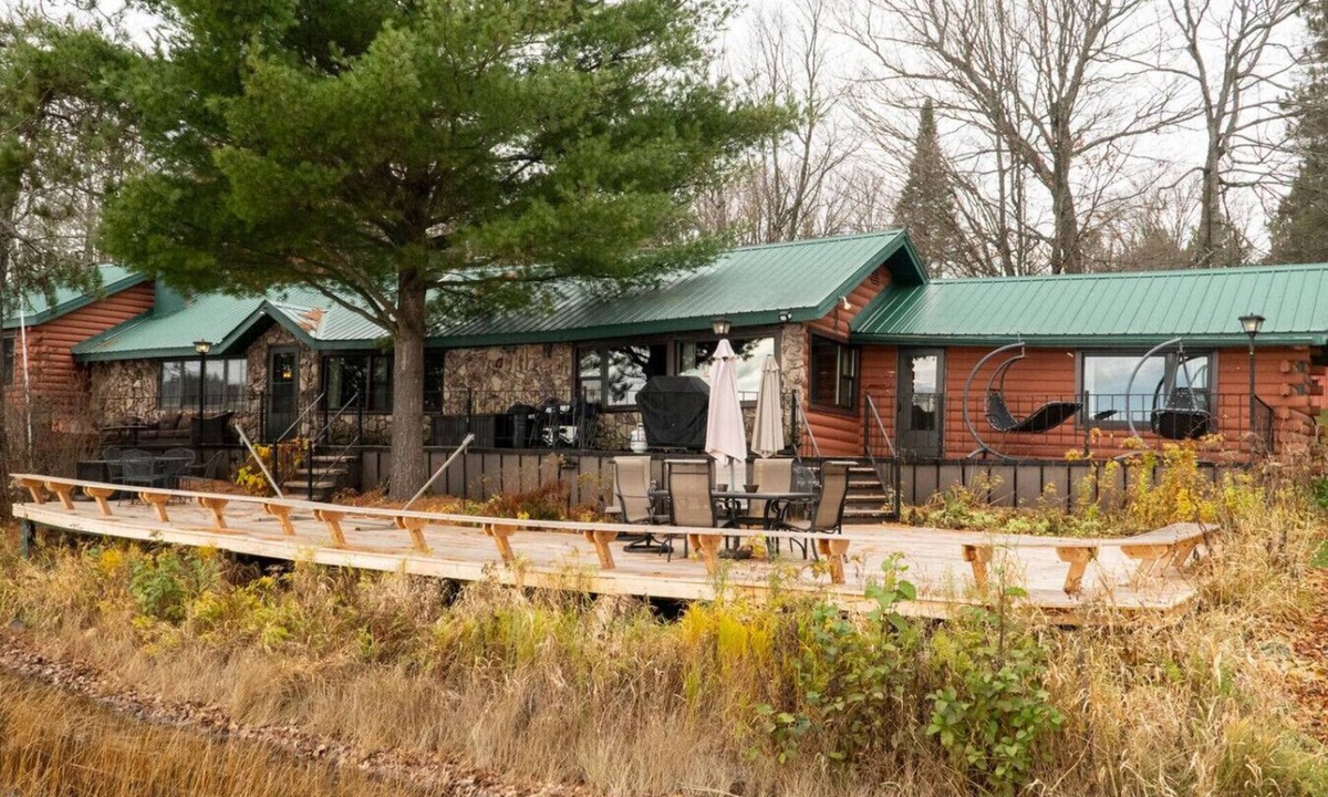 Duluth Cabin | 25 Minute from Duluth on Private Barrs Lake