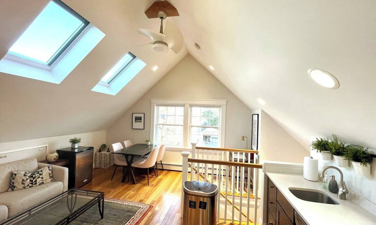 Arlington Apartment | 2BR Suite - Bright - Modern - Central AC - Parking