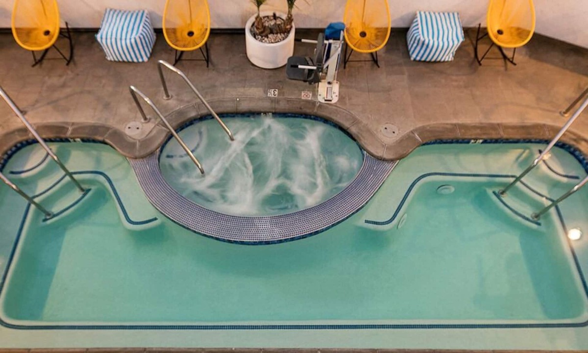 Venice Hotel | 4 Better-than-Basic 2 Queens at The Kinney Venice Beach, Pool!