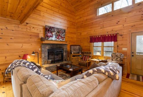 Todd House | A Rustic Hideaway