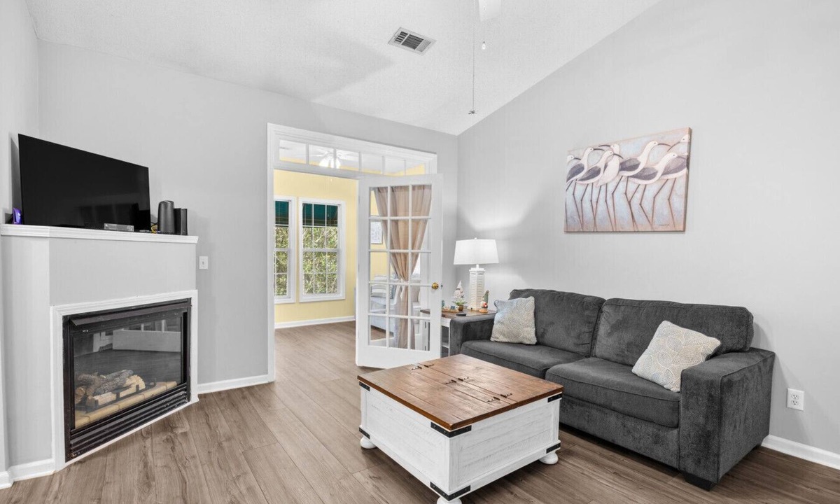 Vaught Apartment | A wave from it all < 1 mile to the beach!