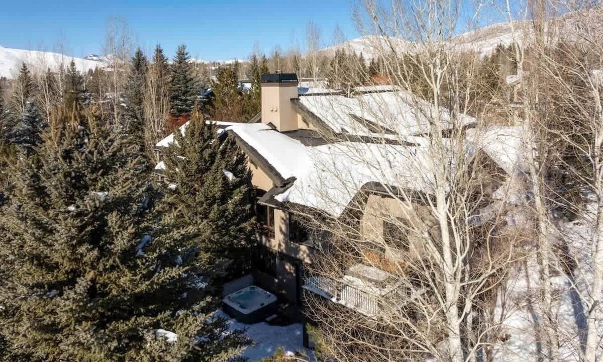 Elkhorn Village Condo | Abode at Cascade Lodge, hot tub, Sun Valley