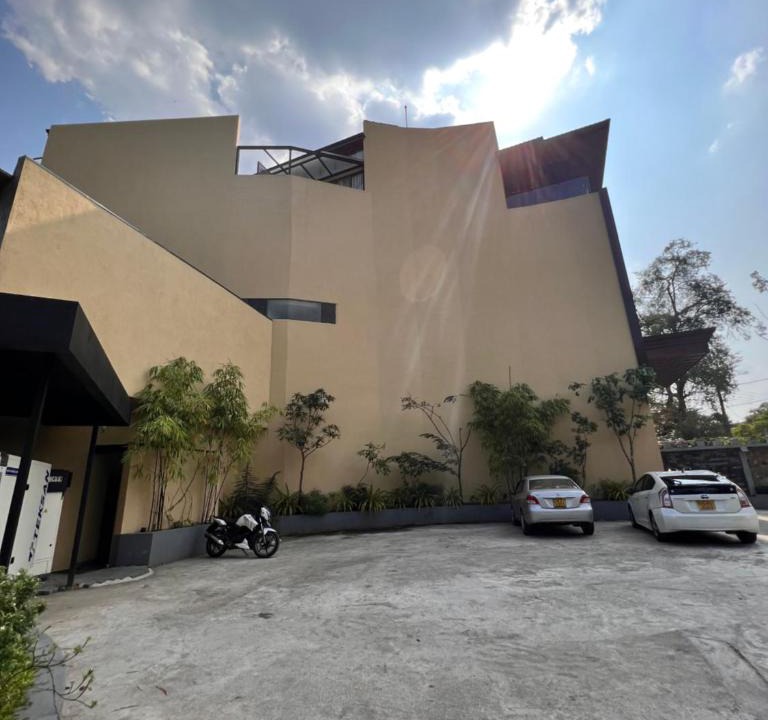 Mawanella Hotel | Avanee Hotel