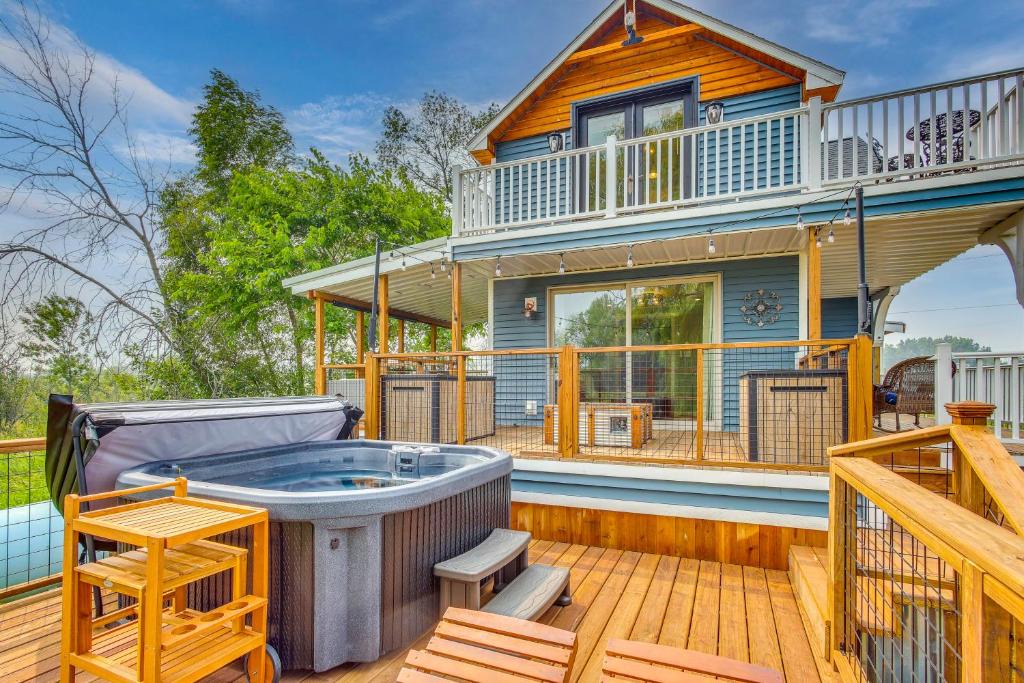 Oconto House | Bayfront Home! Dock, Deck, Hot Tub, & Fire Pit
