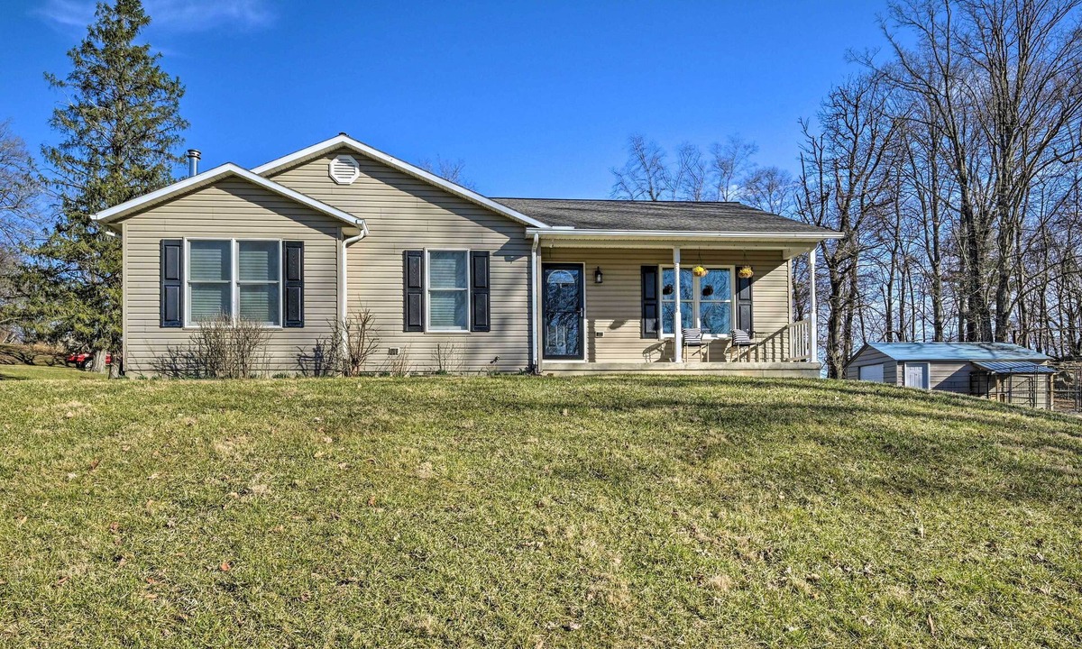 Berkeley Springs House | Berkeley Springs Vacation Home w/Fire Pit!