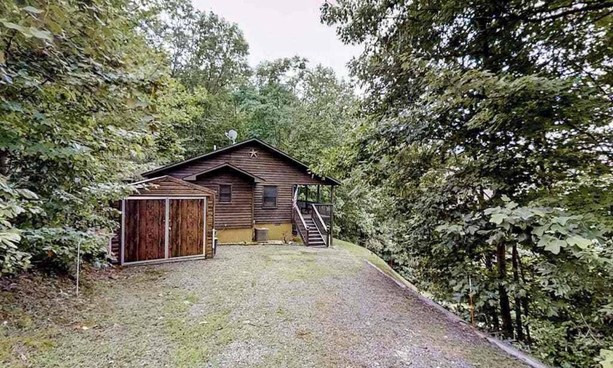 Murphy House | Black Bear Den