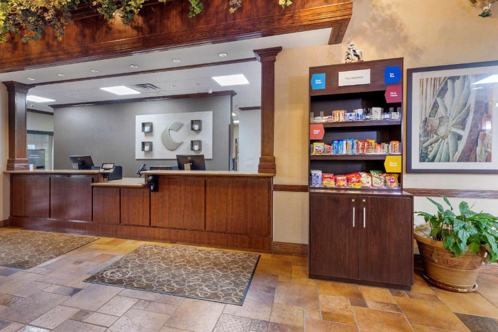 Marshall Hotel | Comfort Suites Marshall