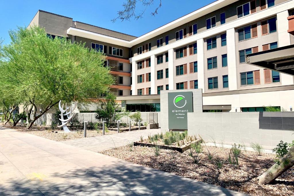 South Scottsdale Hotel | Element by Marriott Scottsdale at SkySong