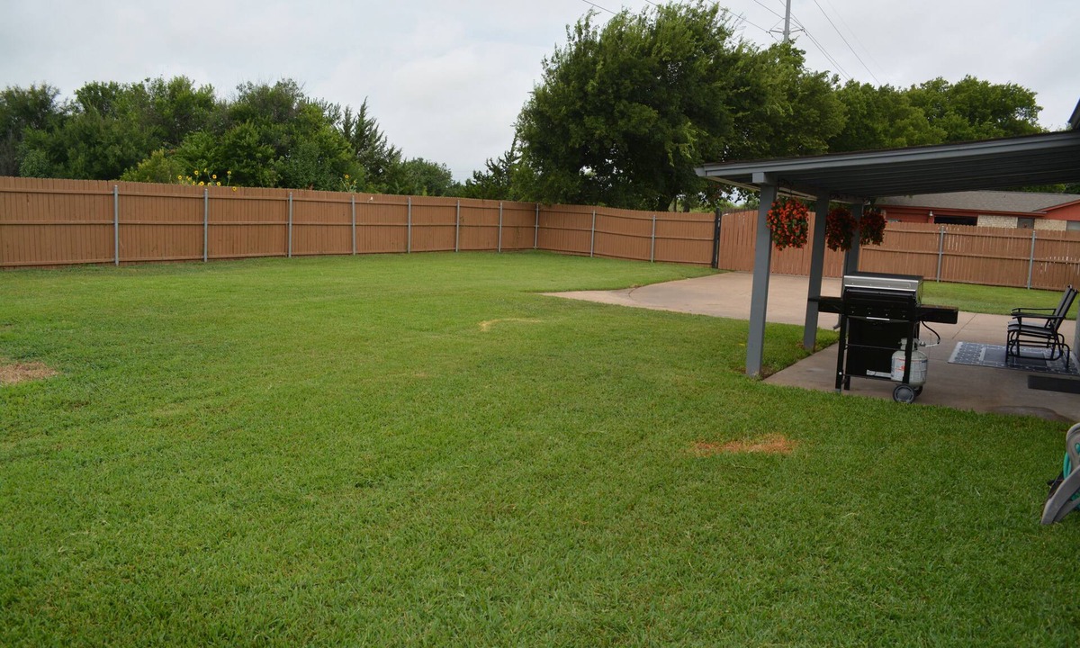 Forest Hill House | Fenced Backyard + Parking - Near Six Flags + AT&T