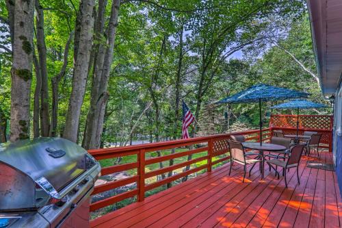Briar Crest Woods House | Fire Pit & Community Perks: Blakeslee Cottage!