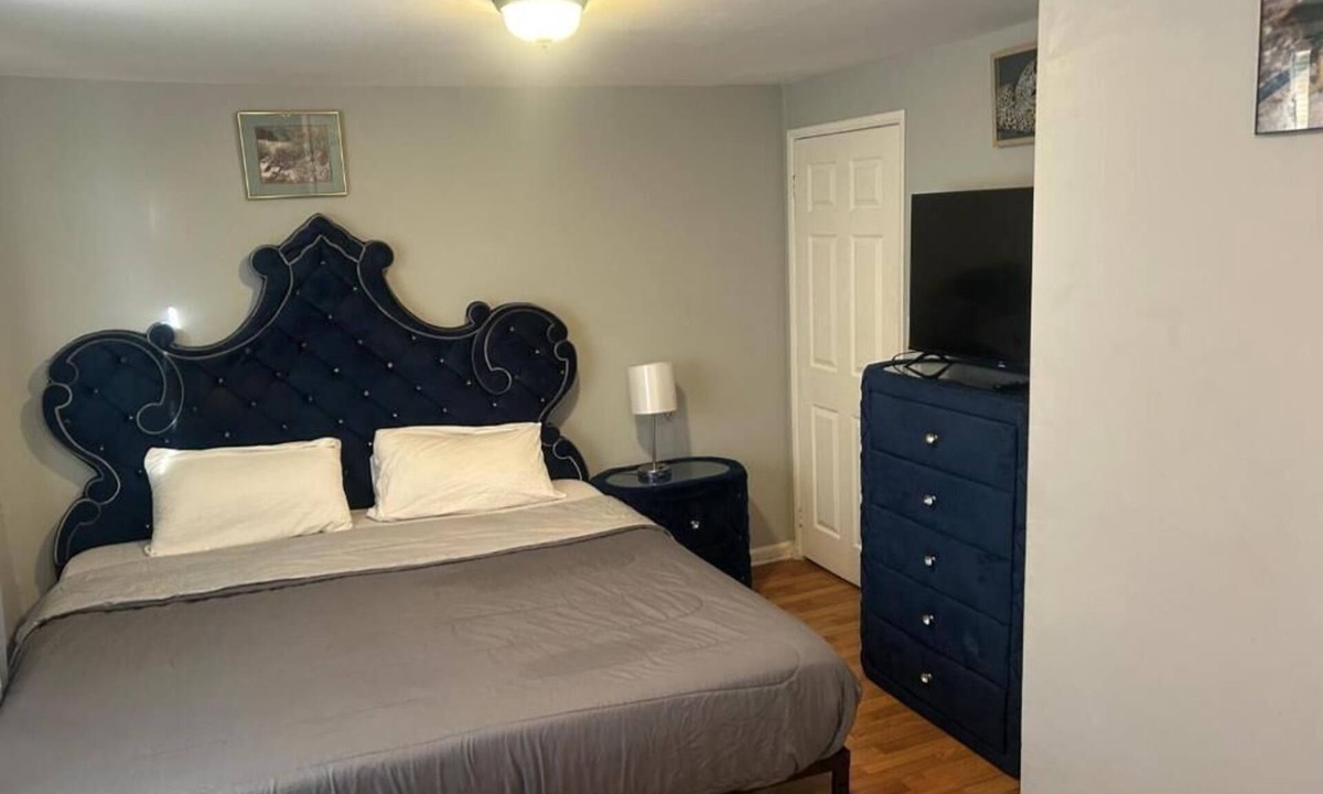 Irvington Apartment | Grove 3