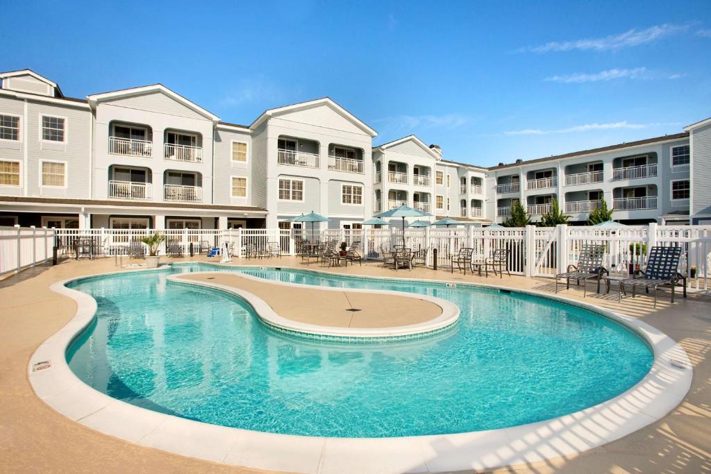 Pine Island Hotel | Hampton Inn & Suites Outer Banks/Corolla
