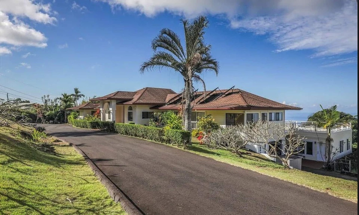 Holualoa Villa | Infinity Pool- Endless Views- 2 Bedroom Villa