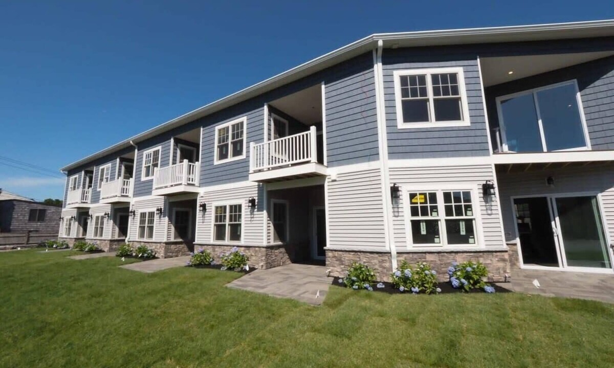 Gloucester Apartment | Long Beach Suites: Steps To Beach, Newly Built