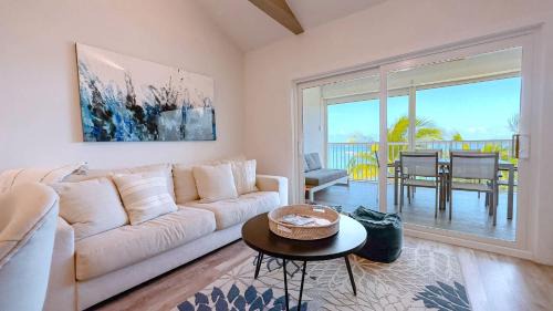 Savannah House | Luxury 2Bdr Beachfront Condo on Spotts Beach
