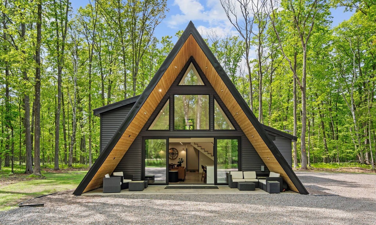 Pine County Cabin | Luxury A-Frame Cabin Hot Tub + A-frame Sauna