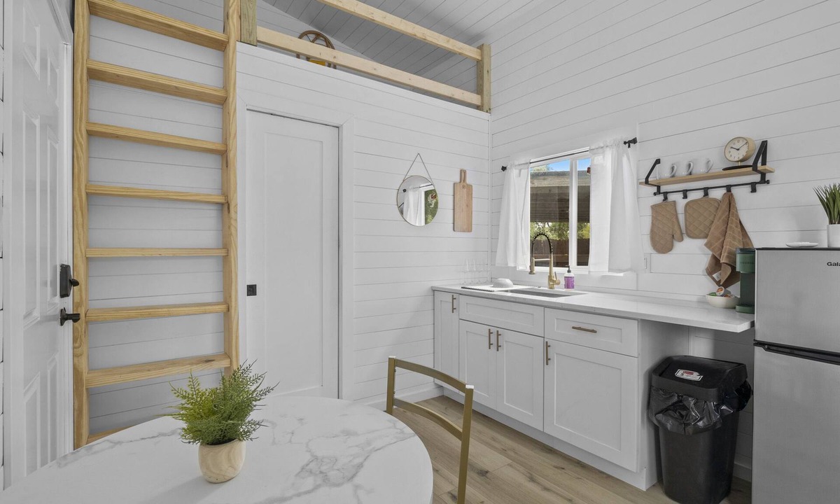 Apache Shores Cabin | Luxury Tiny Home with Private pool & Lake Access