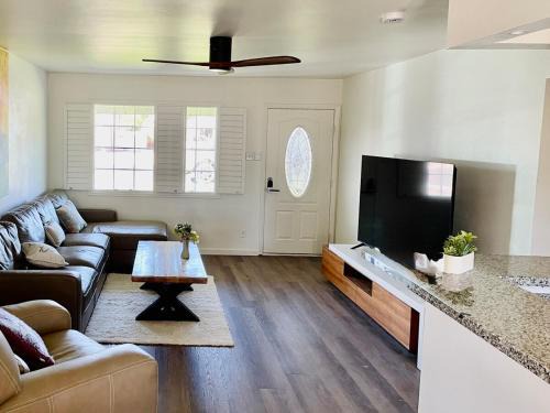 Encanto Villa | Mid centry Modern & Pool