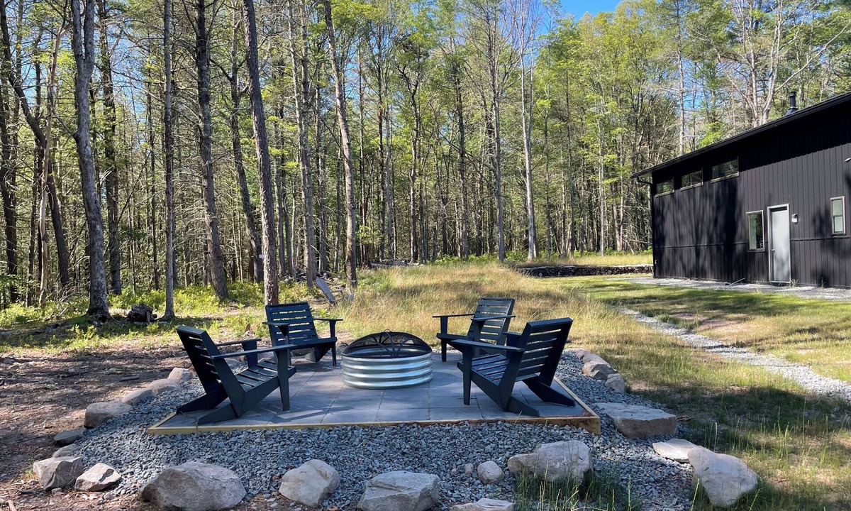 Town of Highland House | Modern Barndominium in Eldred, NY