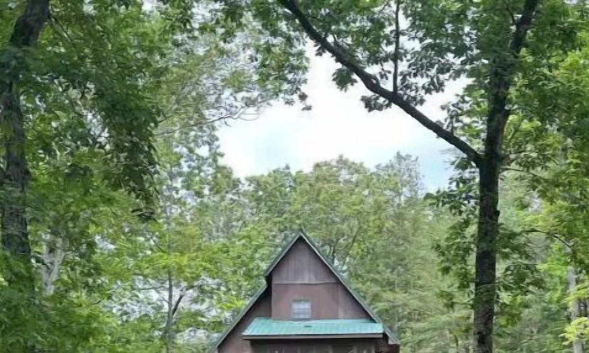 Benton Cabin | On The Rocks