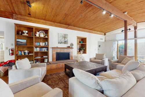 Alhambra House | Poolside Oasis! Phoenix Group Sanctuary w/Patio