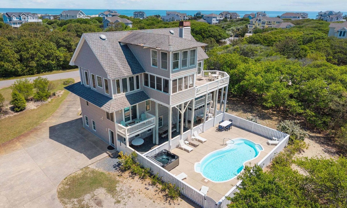 Spindrift House | Private pool open and can be heated through Thanksgiving! Pet Friendly!