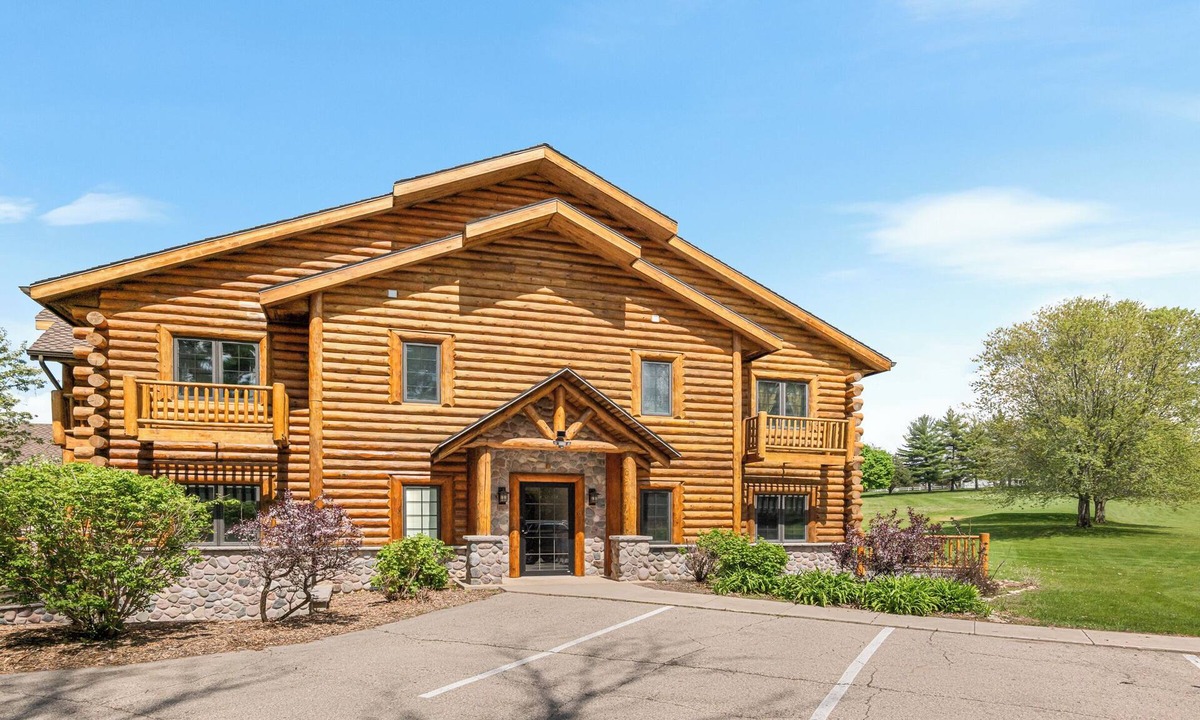 Green Lake Condo | Rustic, Updated 2bed/2bath condo with WiFi and AC in beautiful Green Lake