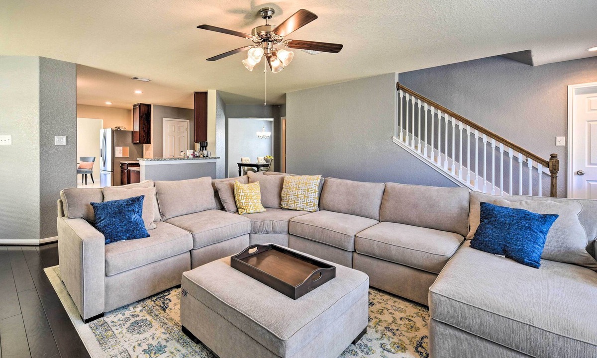 College Park House | Spacious Conroe Home - 6 Mi to The Woodlands!