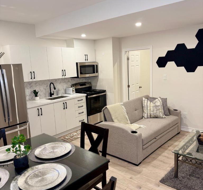 Vaughan Apartment | Spacious High Ceiling Lower Level Suite-New & Cozy