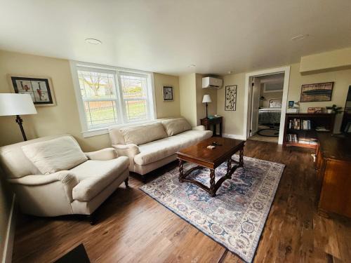 Pullman Apartment | State Street Cottage, Suite 1