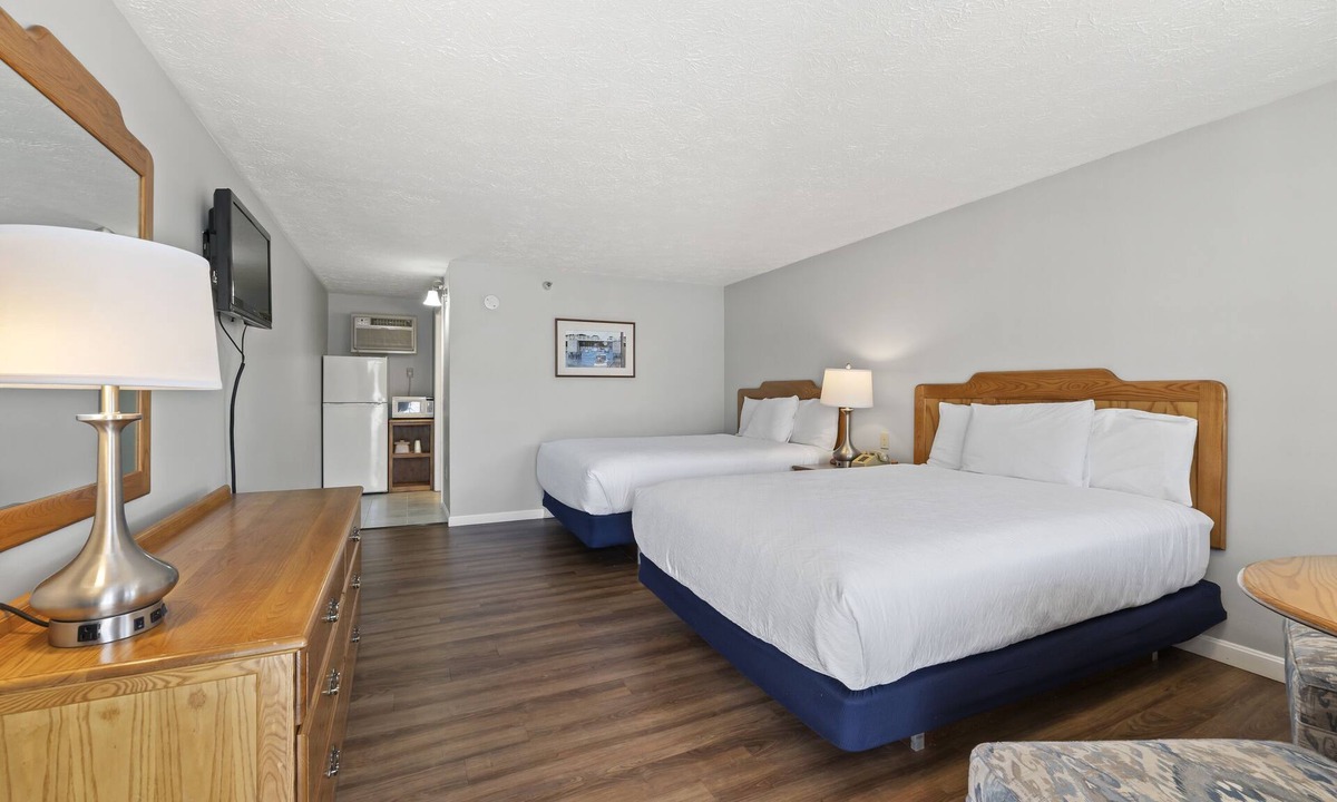 Ogunquit - Wells Hotel | The Mariner Resort