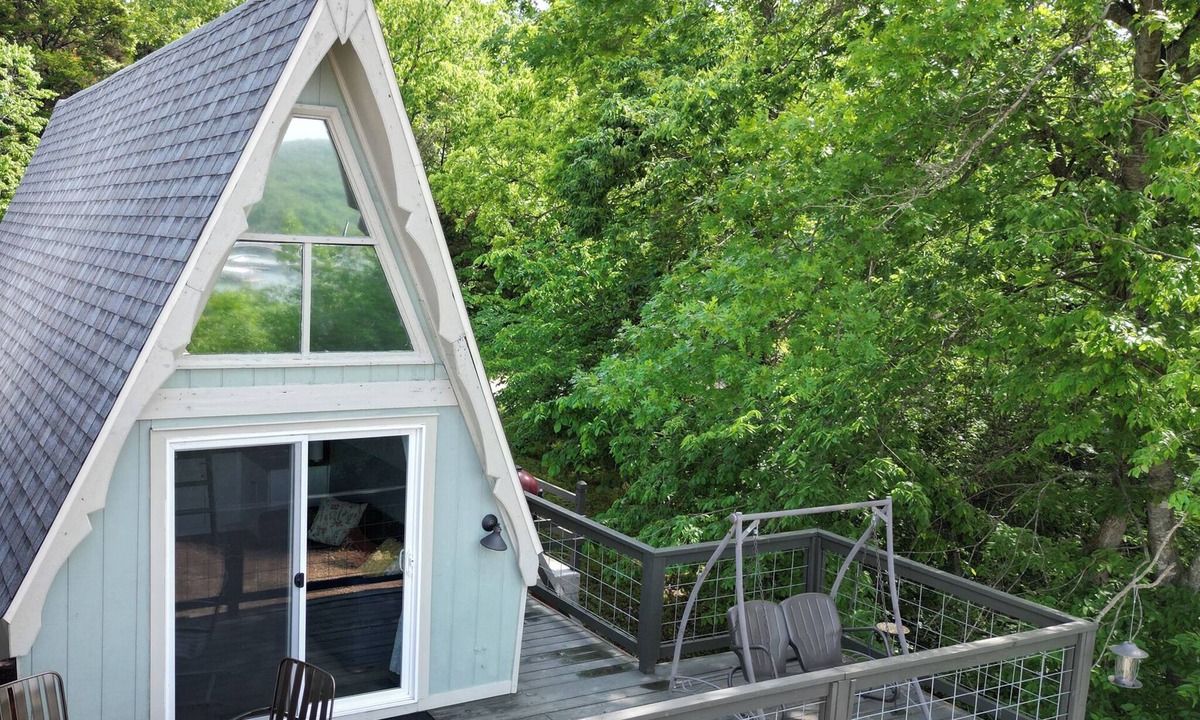 Lampe Cabin | Tiny AFrame/Fire Pit/Pets/Lake Access/Dogwood Canyon