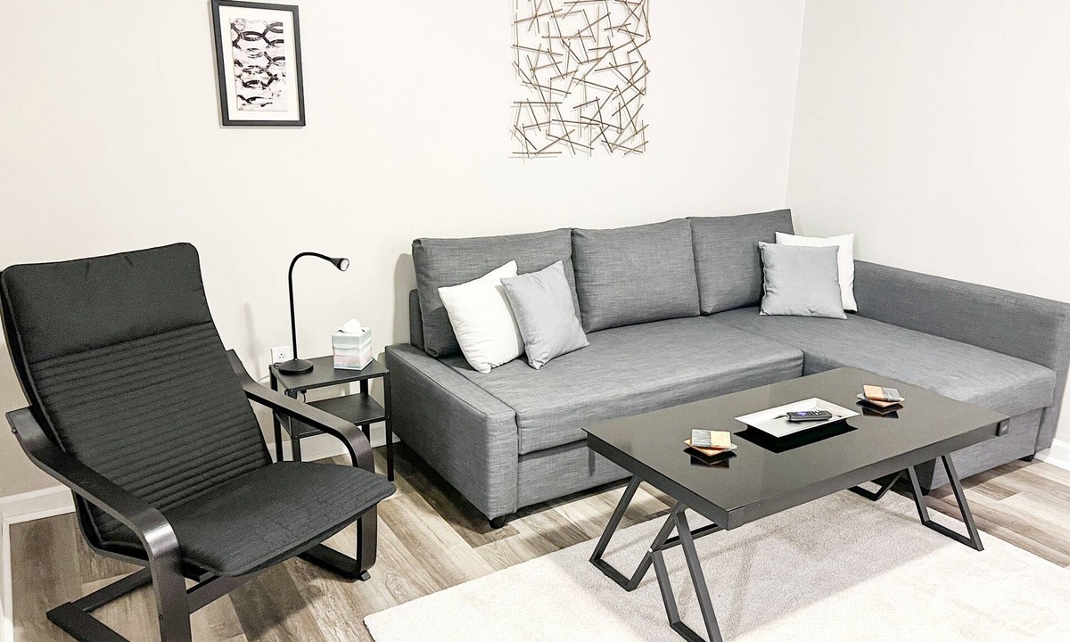 Ross Township Apartment | True PGH Experience! Fast Wifi + Free Parking!