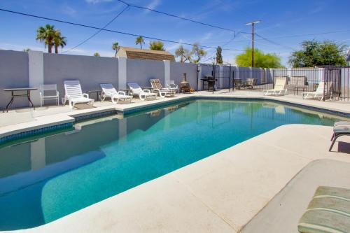 Deer Valley House | Ultimate Phoenix Group Getaway: Patio + Pool!