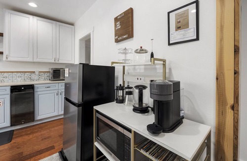 Enumclaw Condo | 2nd floor in Duplex 2BR close to Mt. Rainier