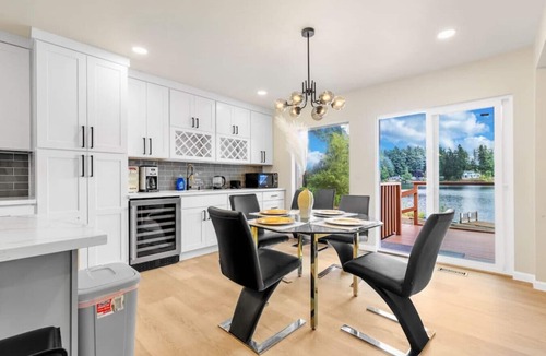 Lakeland South House | 3b2b Upper Unit with Spectacular Lake Views