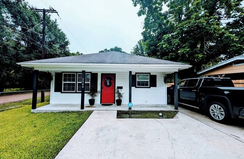 Mid City North House | 3BR Comfortable Green Haven nr Plants&Job Sites