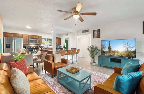 Alhambra House | 5BR, Pool, Games, Mini Putt, BBQ, Patio & Firepit