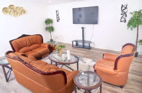 Hillandale House | 5BR Silver Spring Retreat Near DC w/Kings