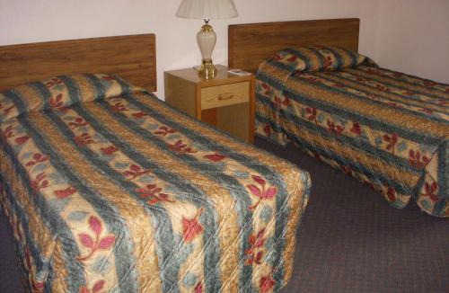 North Spokane Hotel | Apple Tree Inn