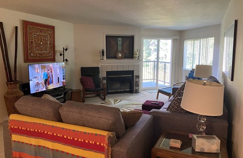 Sherwood - Tualatin South House | Attractive & Comfortable Upscale Condo Close to Everything