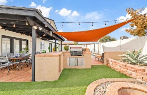 Deer Valley House | Backyard Oasis: Phoenix Gem Near Hiking & Golfing!