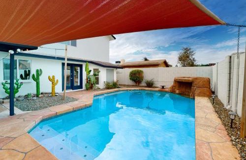 Deer Valley House | Backyard Oasis: Phoenix Gem Near Hiking & Golfing!