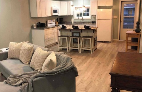 Lakeview  Jefferson County Cottage | Beachfront Cottage