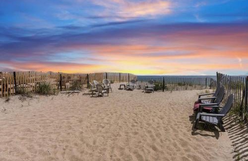 Salisbury Beach House | Beachfront Panoramic Views Oceanfront Oasis