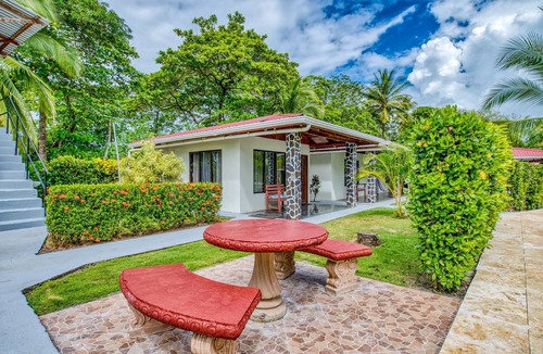 Parrita House | Beachfront Studio 2, Playa Palo Seco
