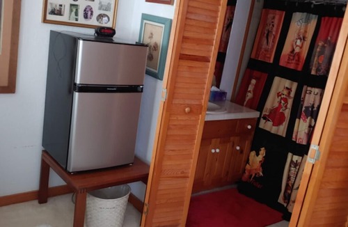 Kill Devil Hills Apartment | Beautiful Ocean Front Studio with direct beach and access to a deck.