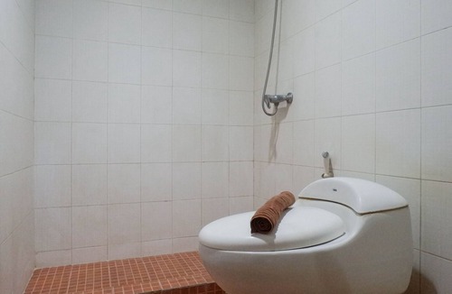 Siwalankerto Apartment | Best Value & Spacious Studio Room Apartment at High Point Serviced